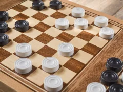 Mäng Checkers Two Player Internetis