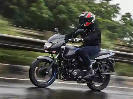 Mäng Bajaj Pulsar 125 Internetis