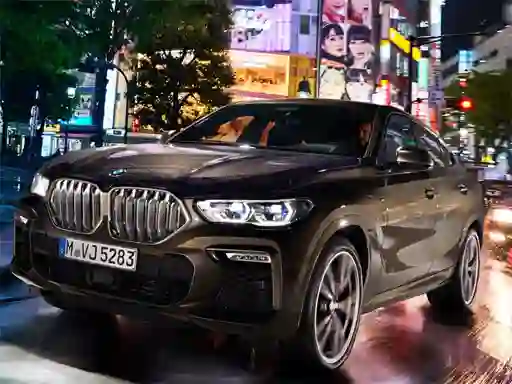 Mäng BMW X6 M50I Internetis