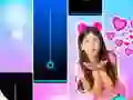 Mäng Maria Clara e JP Piano Game Tiles Internetis
