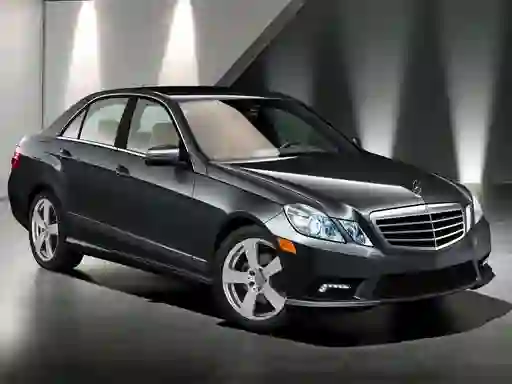 Mäng E-Class Sedan Puzz Internetis