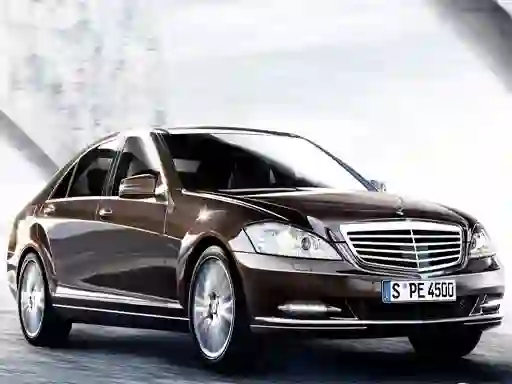 Mäng Luxury Sedan Suzzle Internetis