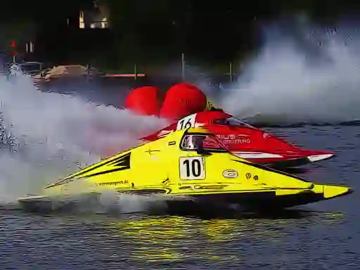 Mäng Motor Racing Boat Internetis